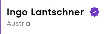 Screenshot: Name mit violettem Häckchen.